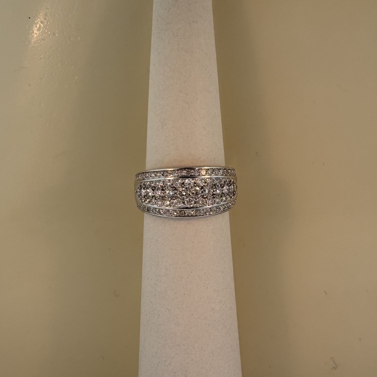 10KW Diamond (1KT TDW) Anniversary Band