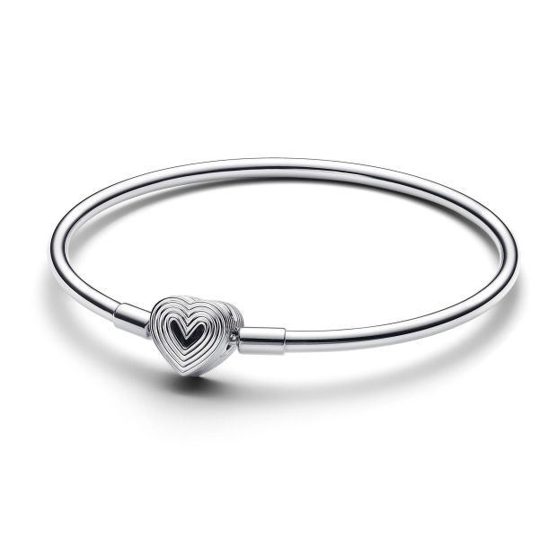 Radiating Heart Clasp Bangle - 593752C00