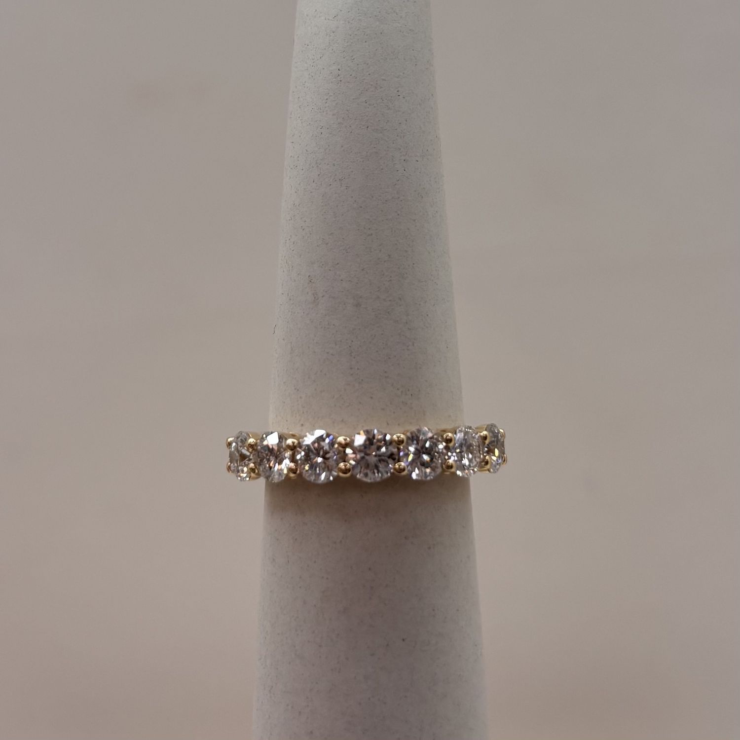 14KY 7-Stone Basket Diamond Band