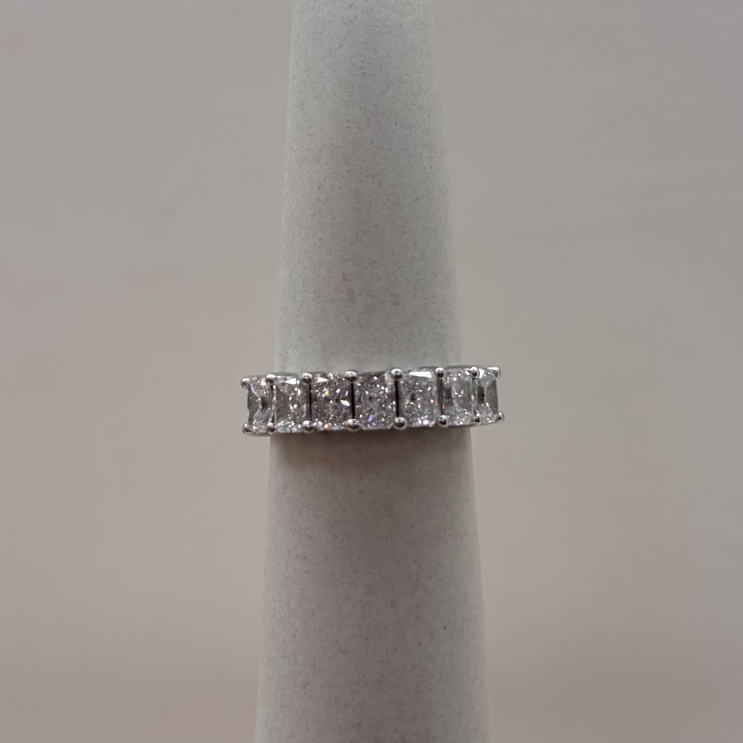 14KW 1.77ct Radiant Stone Band