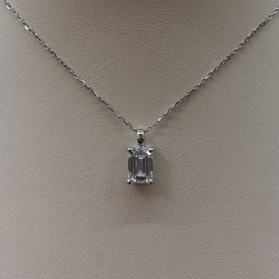 14KW 2ct Solitare Emerald Pendant
