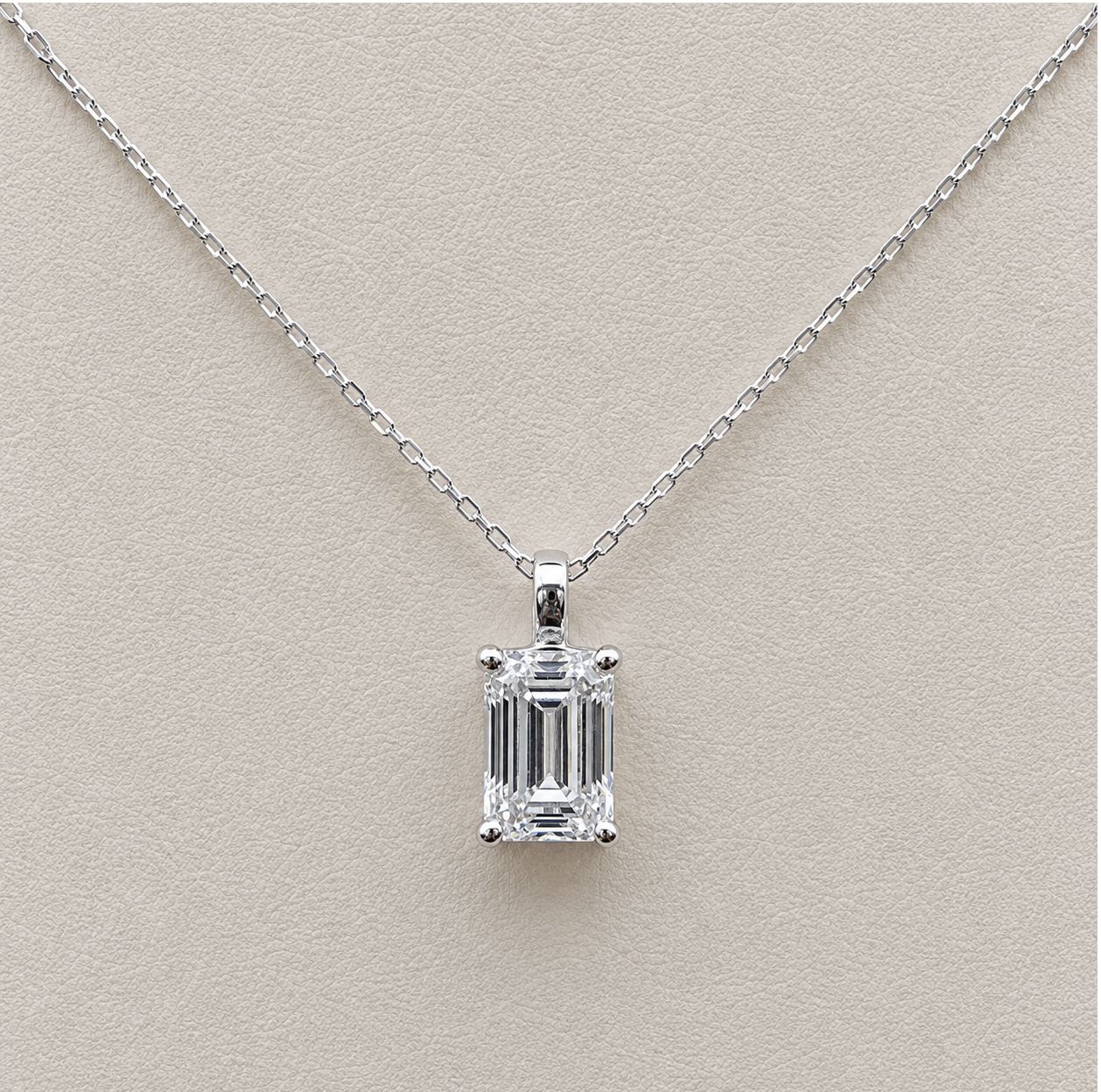 14KW 2ct Solitare Emerald Pendant