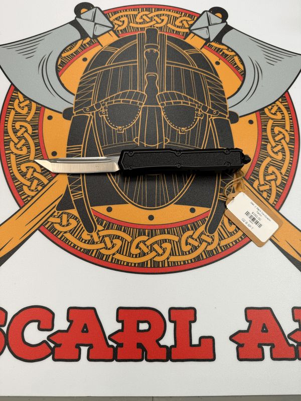 Hellcat Gen 2 Medium Black Sandpaper Tanto