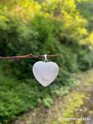 Pendentif coeur en Howlite