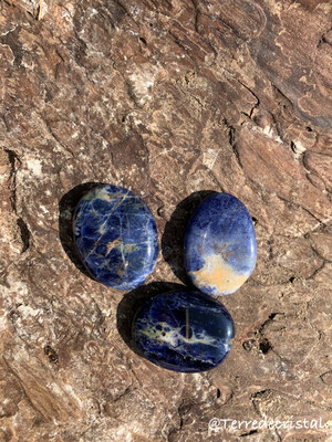 Sodalite plate