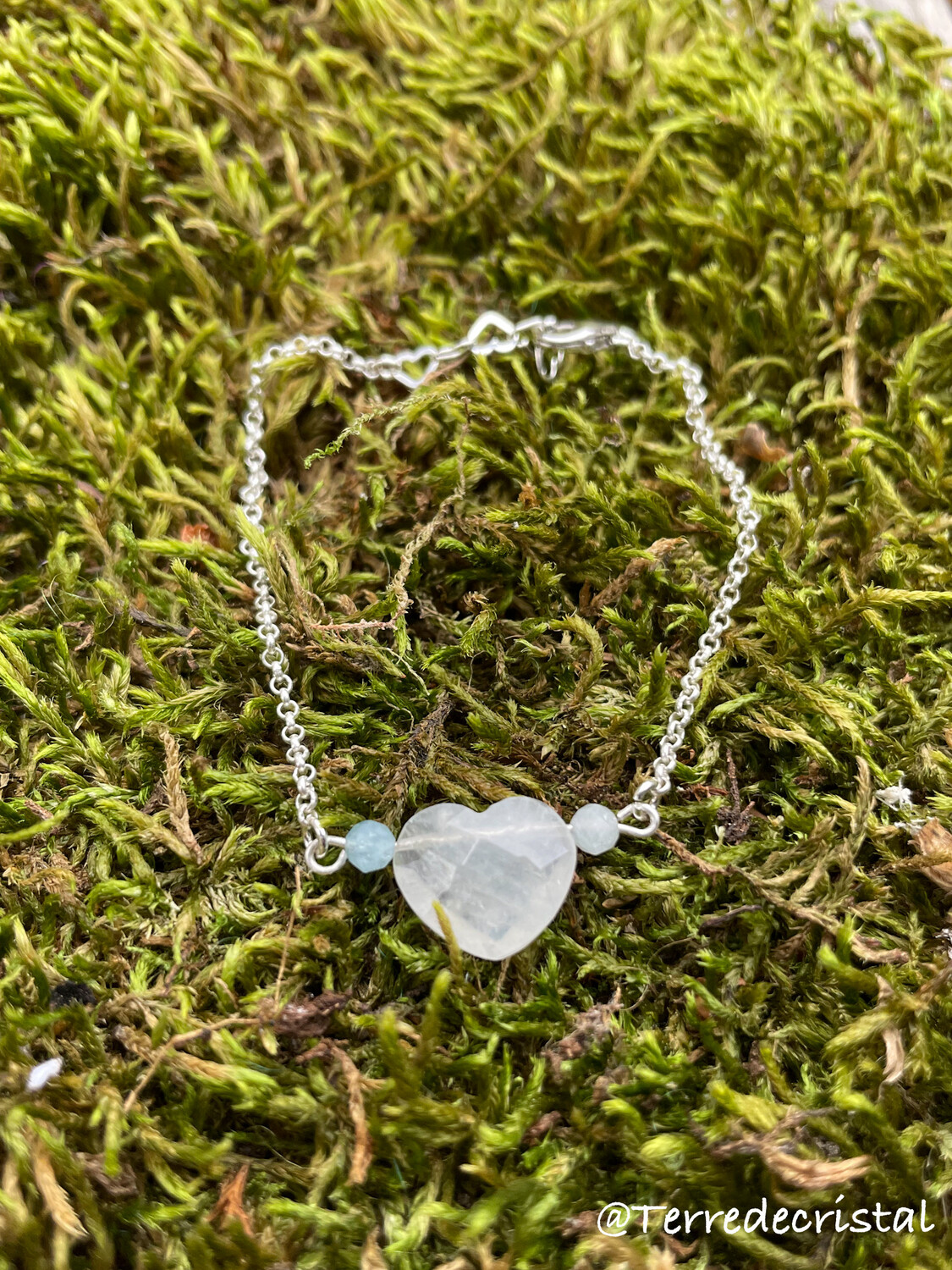 Bracelet coeur en pierre de lune arc-en-ciel et argent