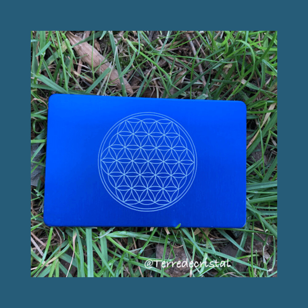 Plaque Tesla Fleur de vie bleue indigo format carte de crédit