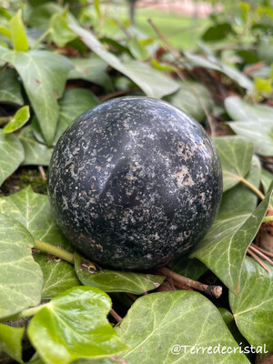Boule en Tourmaline noire