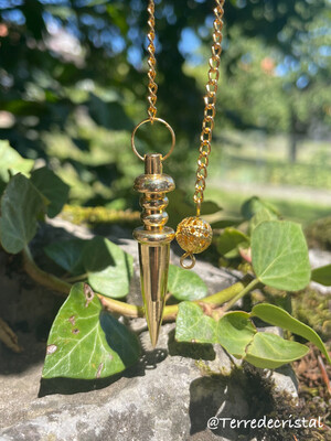 Pendule égyptien doré