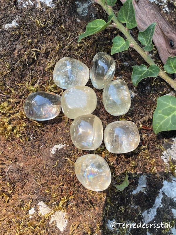 Calcite jaune transparente roulée