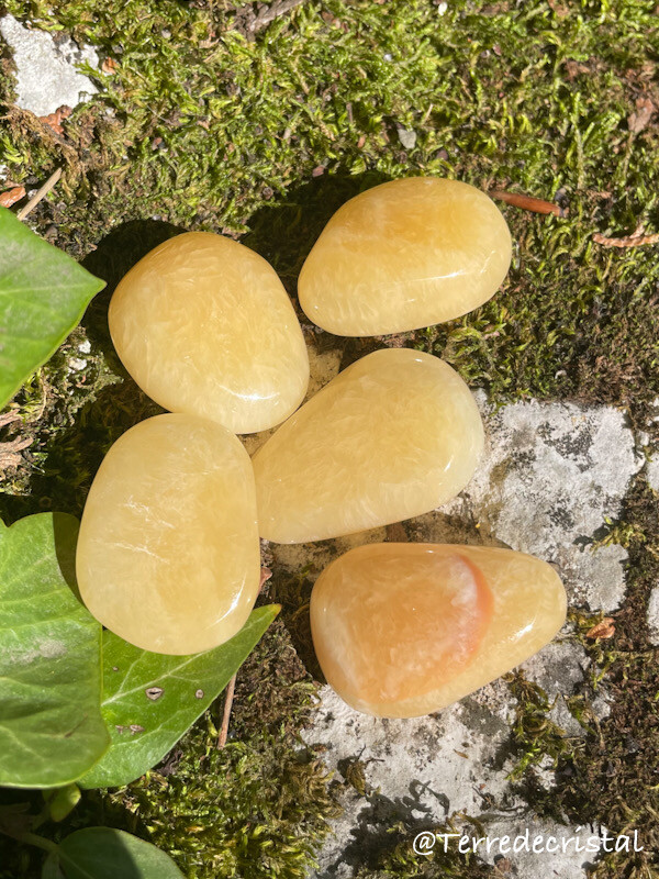 Calcite orange roulée