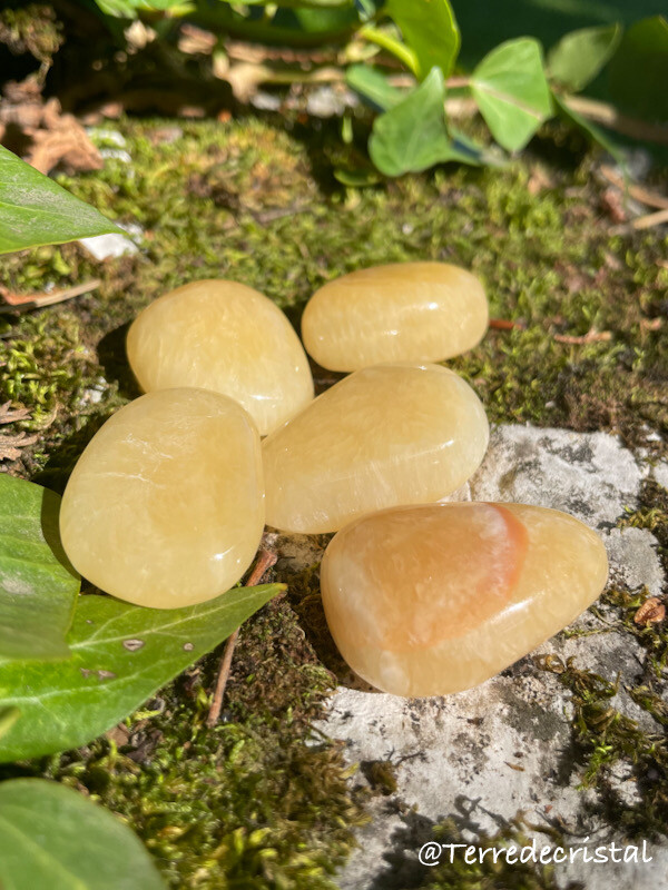 Calcite orange roulée