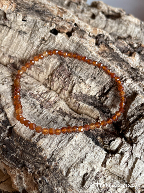 Bracelet en Grenat hessonite facetté 4 mm