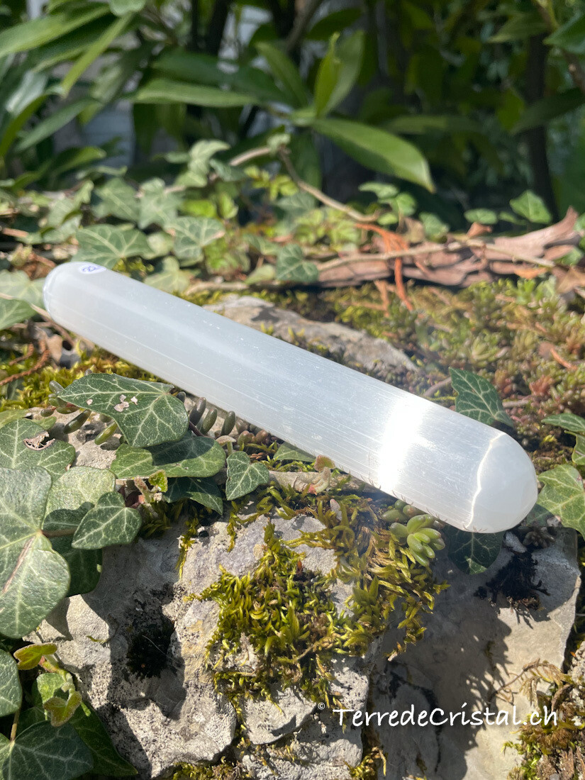 Bâton de Sélénite gravé fleur de vie