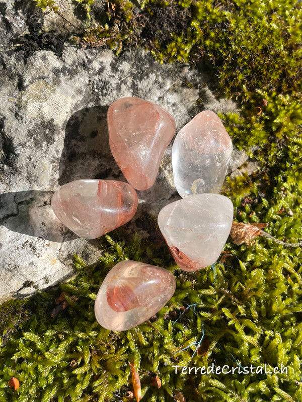 Quartz hématoïde rouge roulée