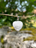 Pendentif coeur en Howlite