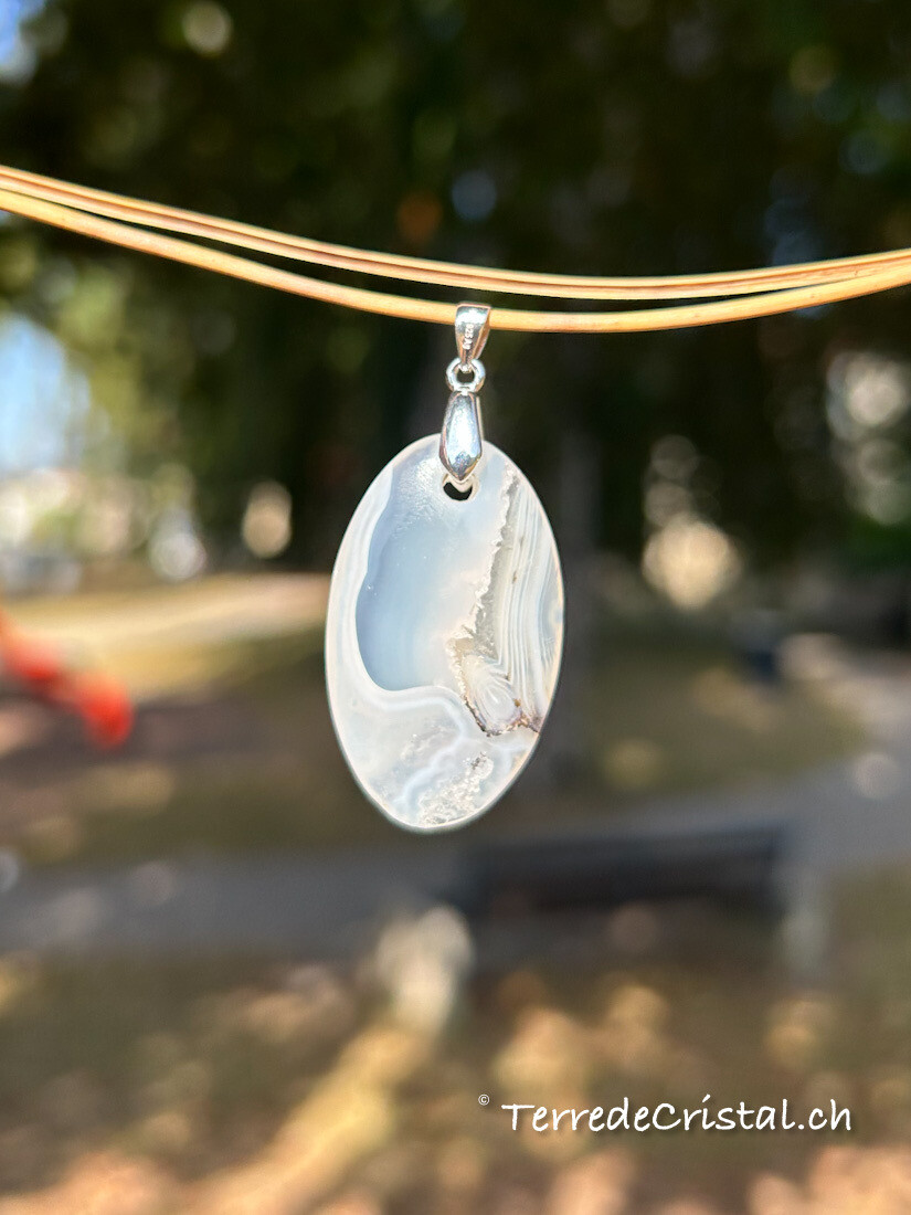 Pendentif en Agate blanche