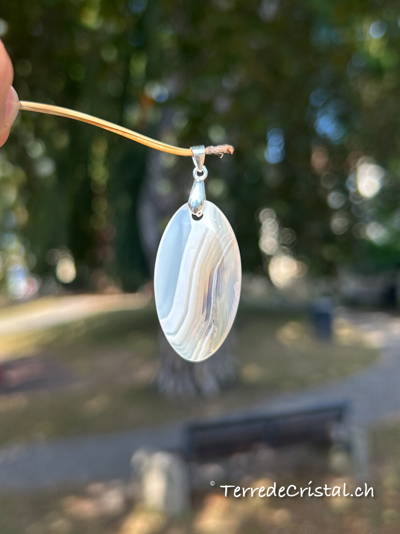 Pendentif en Agate blanche