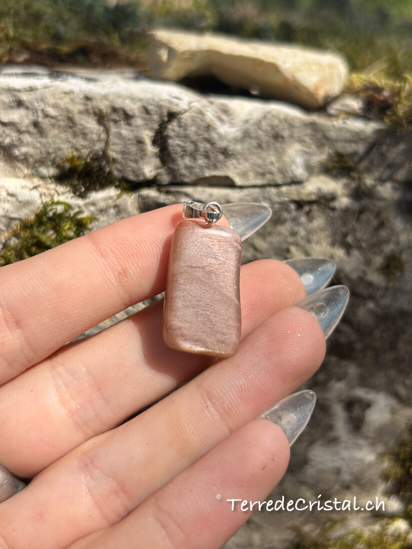 Pendentif en Pierre de lune orangée