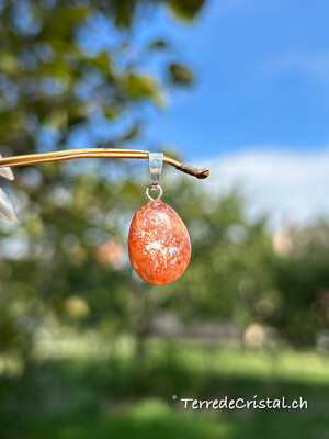 Pendentif en Pierre du soleil