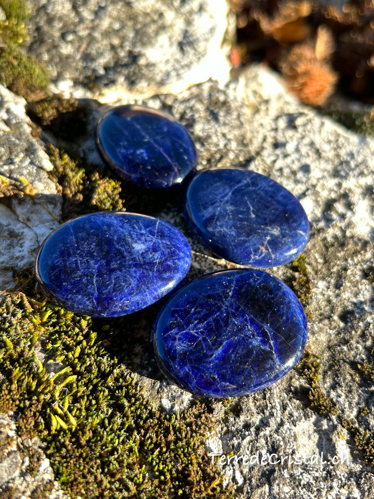 Sodalite plate