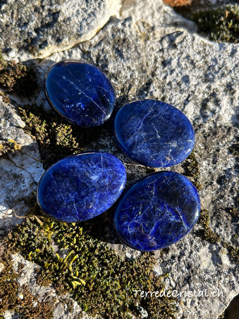 Sodalite plate