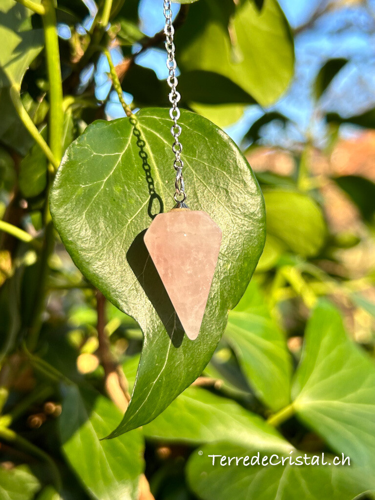 Pendule hexagonal en Quartz rose