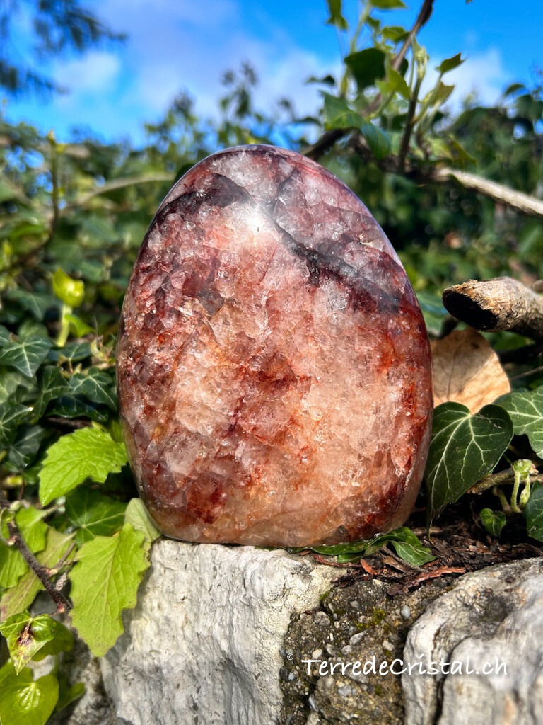 Menhir en Quartz hématoïde rouge