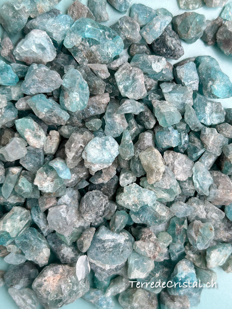 Mini pierres d’Apatite bleue brute - 100 gr