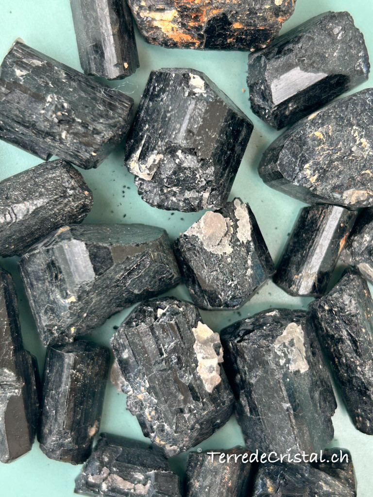Lot de Tourmalines noire brutes - 100 gr