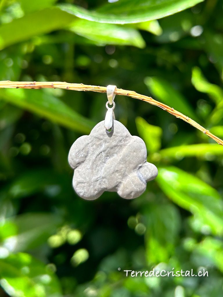 Pendentif en Pierre des fées