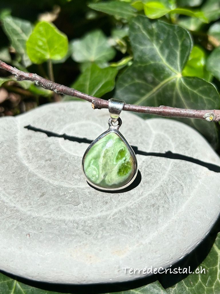 Pendentif en Chromo-Calcédoine