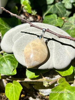 Pendentif en Pierre de lune