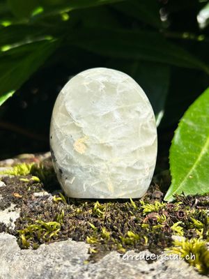 Menhir en Pierre de Lune verte / Garnièrite