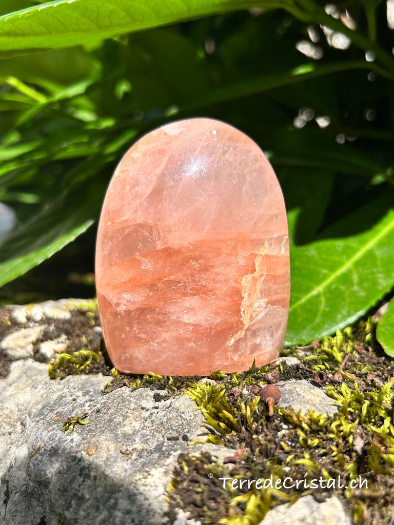 Menhir en Quartz hématoïde rouge