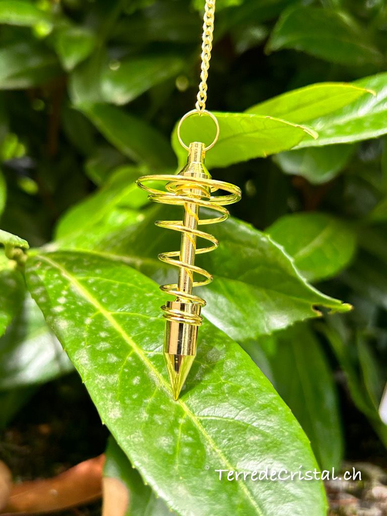 Pendule spirale doré