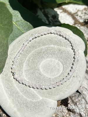 Bracelet en Quartz rose facetté 4 mm