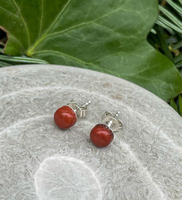 Clous d’oreilles en Jaspe Rouge