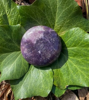 Galet en Lépidolite