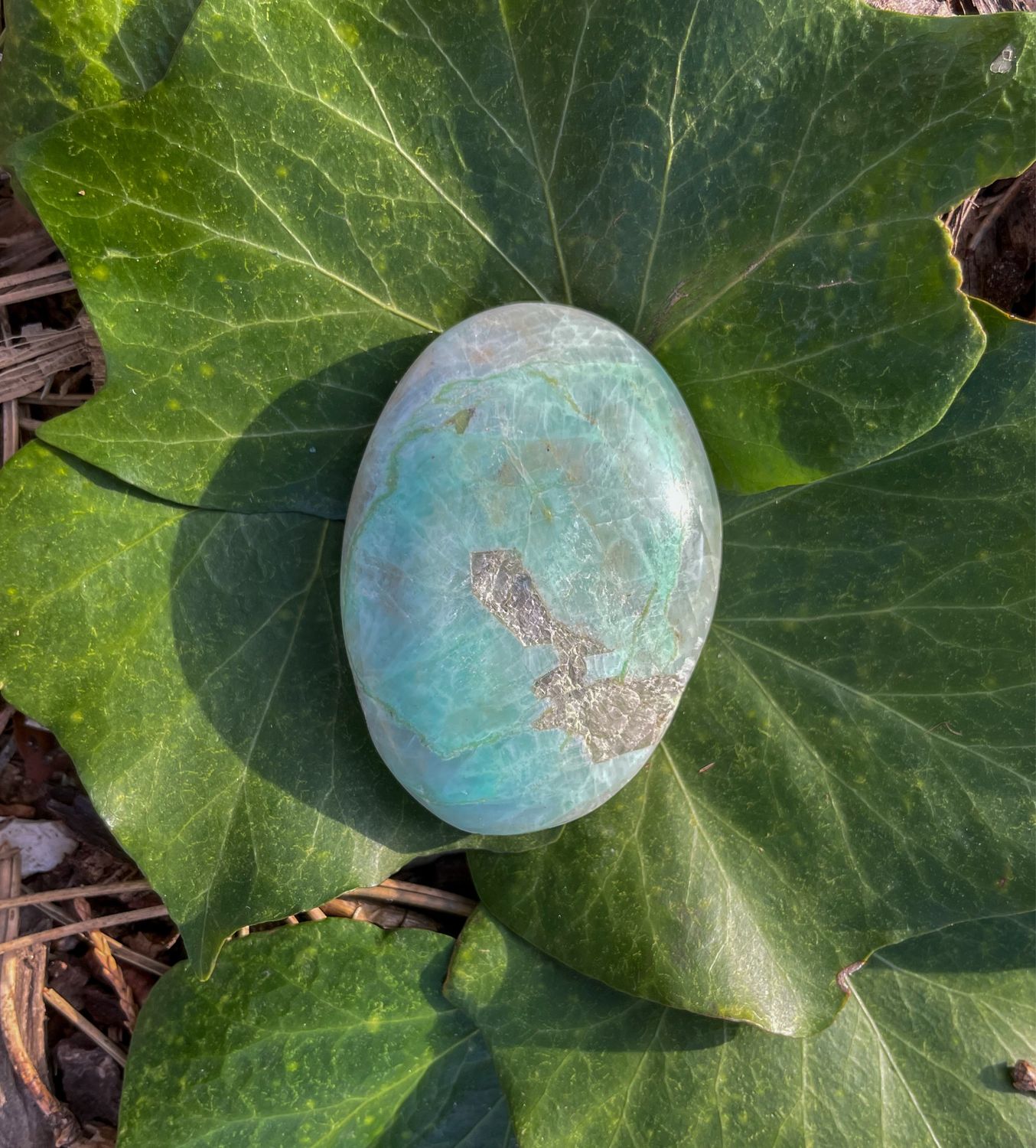 Galet en Pierre de Lune verte / Garnièrite