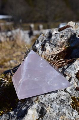 Pyramide en Quartz rose
