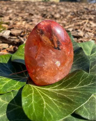 Menhir en Quartz hématoïde rouge