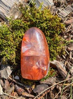 Menhir en Quartz hématoïde rouge