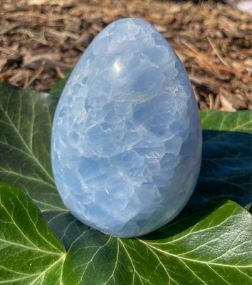 Menhir en Calcite bleue