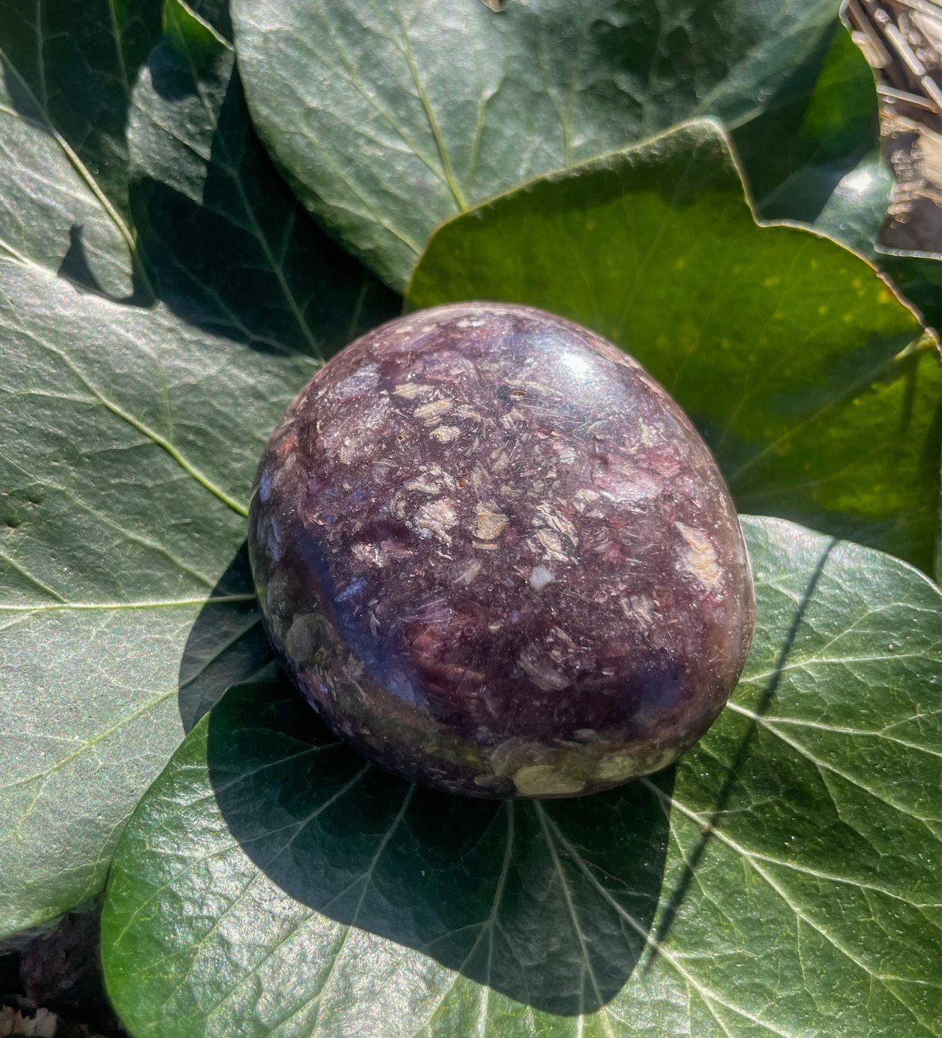 Galet en Lépidolite