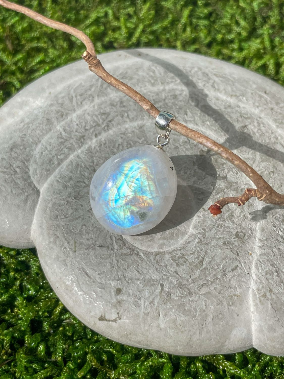 Pendentif en Pierre de lune blanche, arc-en-ciel