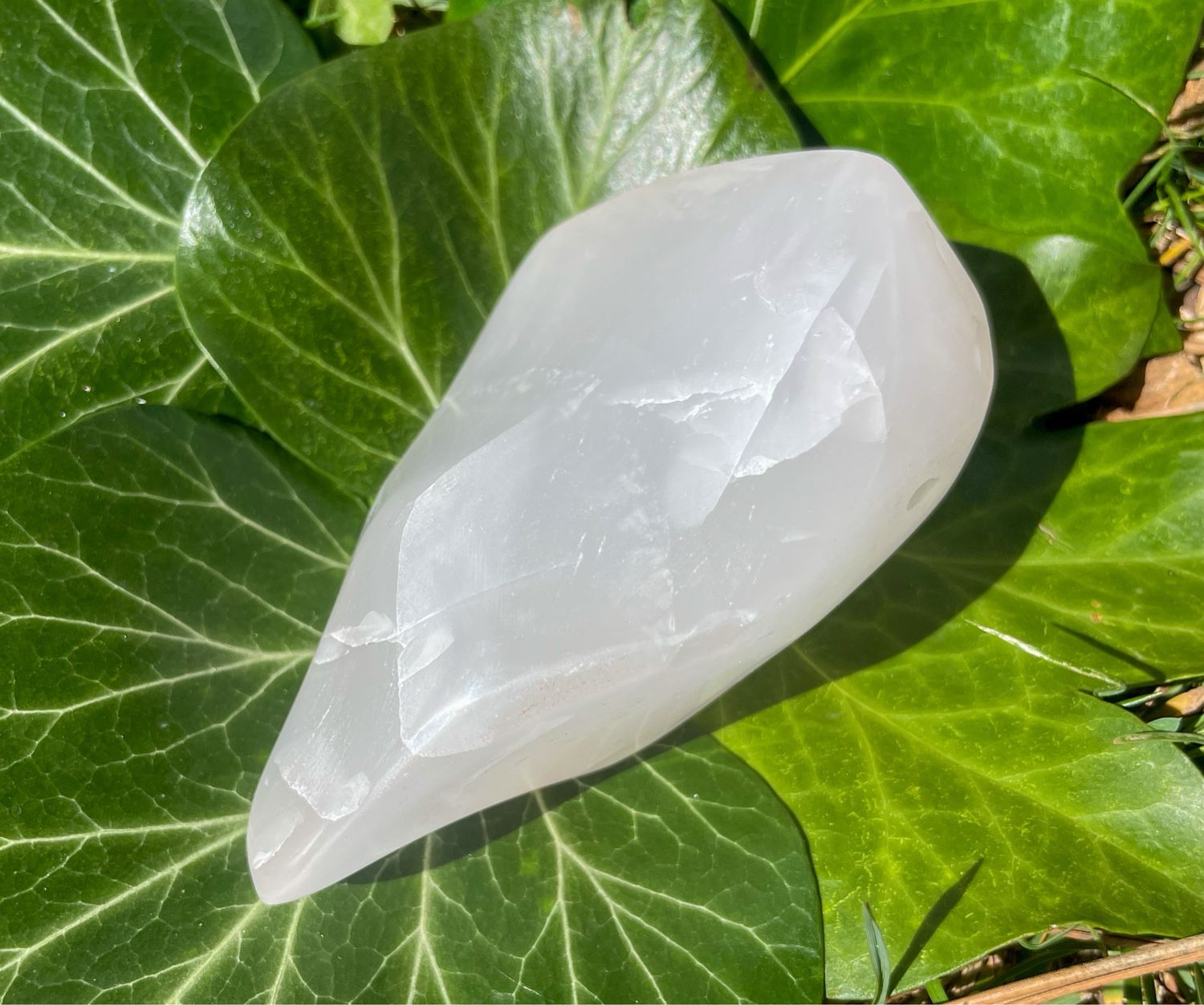 Menhir en Pierre de lune blanche