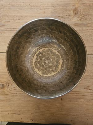 Bol chantant gravé "Fleur de vie" 24.5 cm