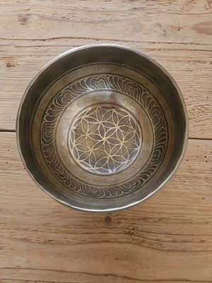 Bol chantant gravé "Fleur de vie" 13.5 cm