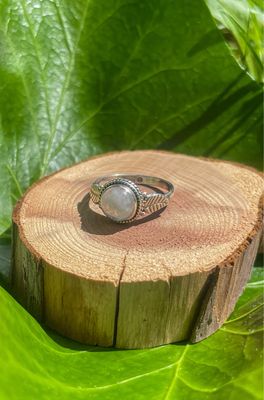 Bague en Pierre de lune blanche Bague en Pierre de lune blanche